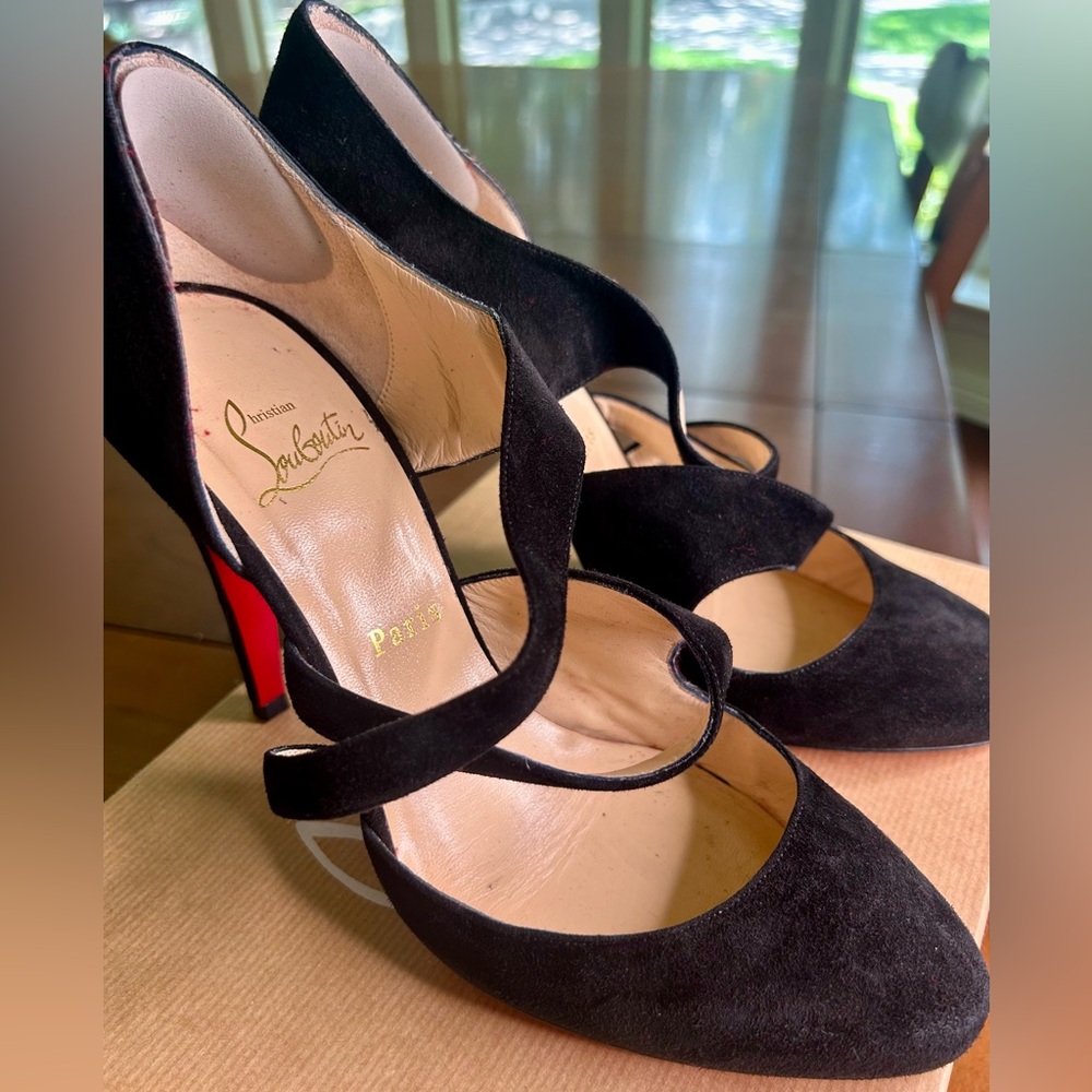 Christian Louboutin Citoyenne Black Suede Criss Cross Pumps Sz 40.5 WITH BOX
